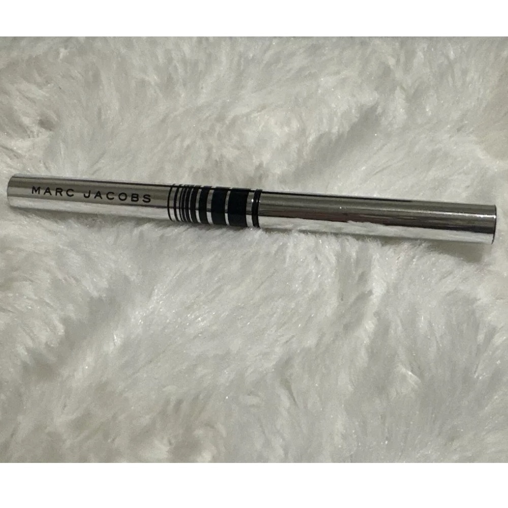 Marc Jacobs Fineliner Blacquer Ultra Skinny Gel Eye Crayon Travel Size NWOB
